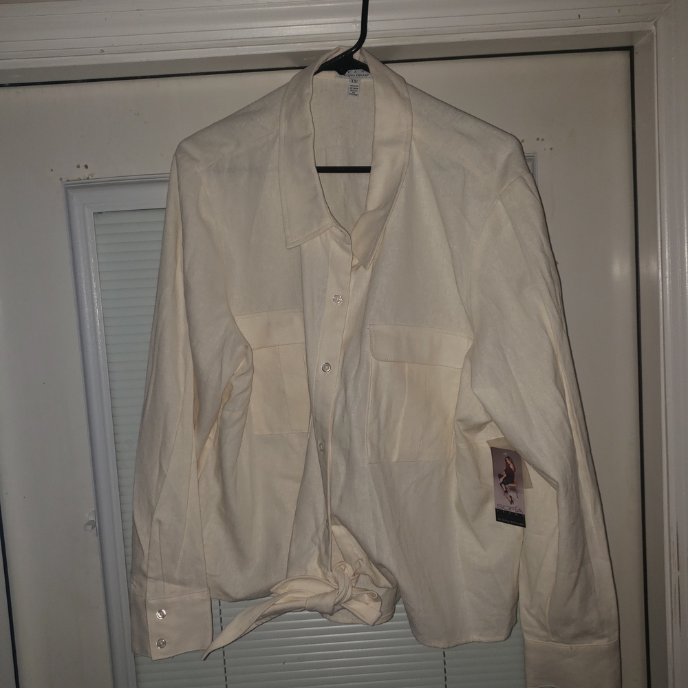 Sofia vergara Women's Plus Linen Blend Tie Front Top with Pockets